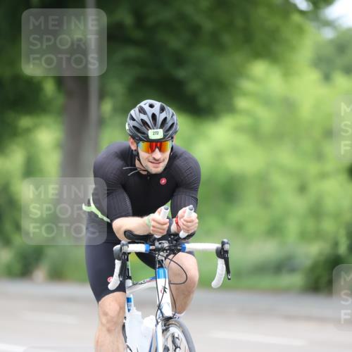 15.06.2025 - 7 Türme Triathlon Yannick Fuchs http://msf.ph/oto/7967097 15.06.2025 11:19:48 Radfahren  meine-sportfotos.de