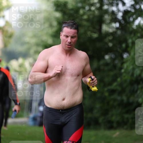 15.06.2025 - 7 Türme Triathlon Michael Strokosch http://msf.ph/oto/7967104 15.06.2025 12:21:34 Schwimmen 360, 386, 390, 492, 515, 534, 577, 626, 664, 665, 680 meine-sportfotos.de