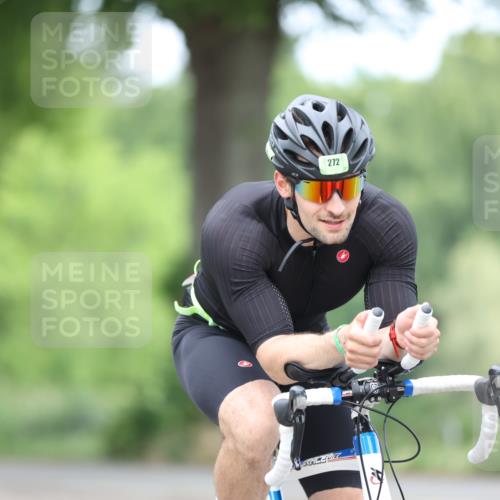 15.06.2025 - 7 Türme Triathlon Yannick Fuchs http://msf.ph/oto/7967107 15.06.2025 11:19:48 Radfahren  meine-sportfotos.de