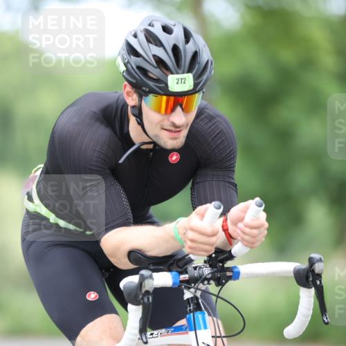 15.06.2025 - 7 Türme Triathlon Yannick Fuchs http://msf.ph/oto/7967114 15.06.2025 11:19:48 Radfahren  meine-sportfotos.de