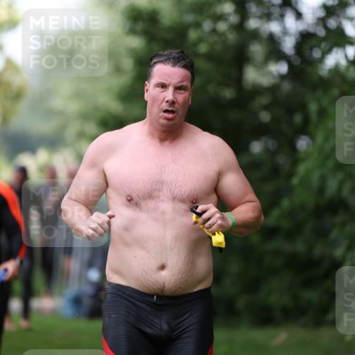 15.06.2025 - 7 Türme Triathlon Michael Strokosch http://msf.ph/oto/7967116 15.06.2025 12:21:34 Schwimmen 360, 386, 390, 492, 515, 534, 577, 626, 664, 665, 680 meine-sportfotos.de