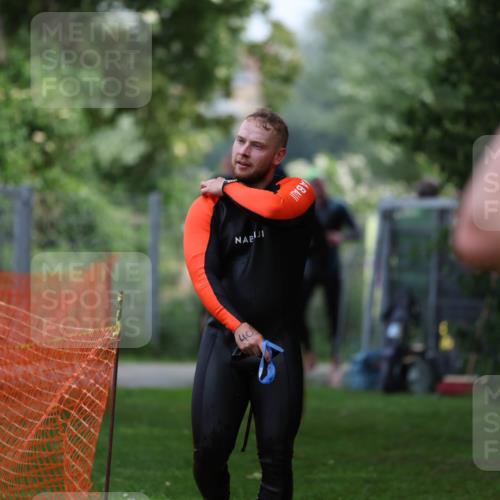 15.06.2025 - 7 Türme Triathlon Michael Strokosch http://msf.ph/oto/7967130 15.06.2025 12:21:36 Schwimmen 360, 386, 390, 409, 492, 515, 534, 577, 626, 664, 665, 680 meine-sportfotos.de