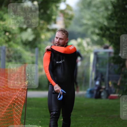 15.06.2025 - 7 Türme Triathlon Michael Strokosch http://msf.ph/oto/7967134 15.06.2025 12:21:36 Schwimmen 360, 386, 390, 409, 492, 515, 534, 577, 626, 664, 665, 680 meine-sportfotos.de