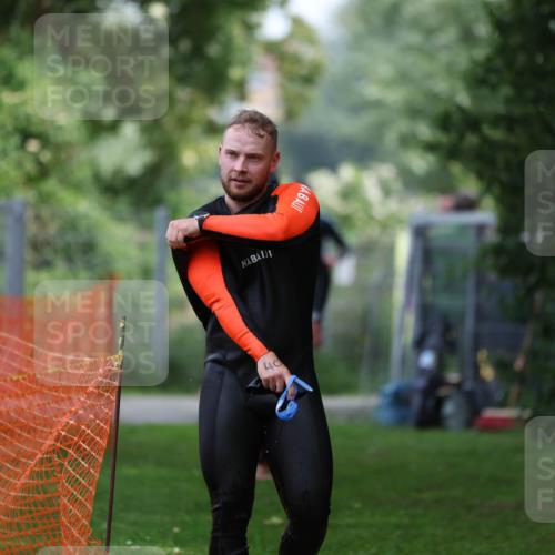 15.06.2025 - 7 Türme Triathlon Michael Strokosch http://msf.ph/oto/7967136 15.06.2025 12:21:36 Schwimmen 360, 386, 390, 409, 492, 515, 534, 577, 626, 664, 665, 680 meine-sportfotos.de