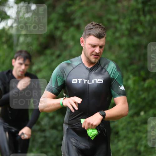 15.06.2025 - 7 Türme Triathlon Michael Strokosch http://msf.ph/oto/7967176 15.06.2025 12:21:45 Schwimmen 360, 386, 390, 409, 492, 534, 577, 578, 596, 623, 641, 664, 680 meine-sportfotos.de