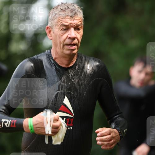 15.06.2025 - 7 Türme Triathlon Michael Strokosch http://msf.ph/oto/7967189 15.06.2025 12:21:46 Schwimmen 360, 386, 390, 409, 454, 492, 534, 577, 578, 596, 623, 641, 664, 680 meine-sportfotos.de