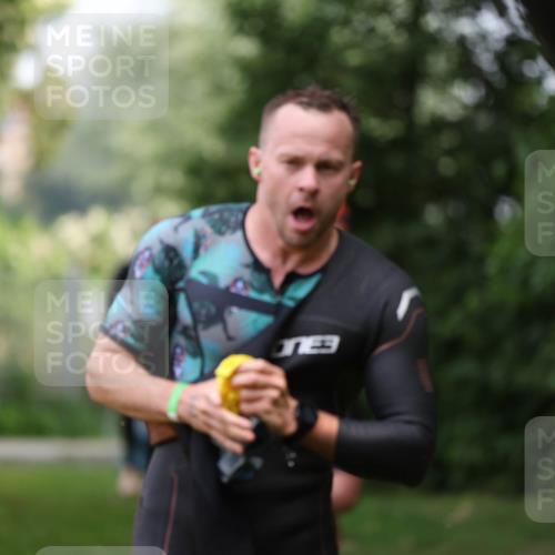 15.06.2025 - 7 Türme Triathlon Michael Strokosch http://msf.ph/oto/7967214 15.06.2025 12:21:48 Schwimmen 360, 386, 390, 409, 454, 492, 534, 577, 578, 596, 623, 641, 664, 680 meine-sportfotos.de