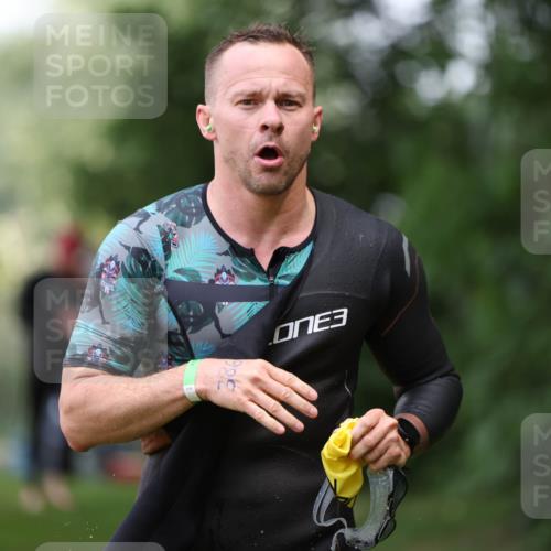 15.06.2025 - 7 Türme Triathlon Michael Strokosch http://msf.ph/oto/7967222 15.06.2025 12:21:48 Schwimmen 360, 386, 390, 409, 454, 492, 534, 577, 578, 596, 623, 641, 664, 680 meine-sportfotos.de