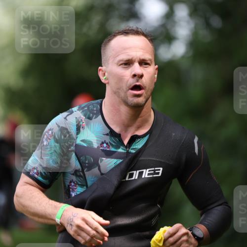 15.06.2025 - 7 Türme Triathlon Michael Strokosch http://msf.ph/oto/7967227 15.06.2025 12:21:49 Schwimmen 360, 386, 390, 409, 454, 492, 577, 578, 596, 623, 641, 664, 680 meine-sportfotos.de