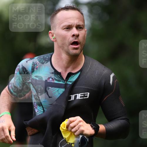 15.06.2025 - 7 Türme Triathlon Michael Strokosch http://msf.ph/oto/7967233 15.06.2025 12:21:49 Schwimmen 360, 386, 390, 409, 454, 492, 577, 578, 596, 623, 641, 664, 680 meine-sportfotos.de