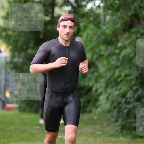 15.06.2025 - 7 Türme Triathlon Michael Strokosch http://msf.ph/oto/7967248 15.06.2025 12:21:50 Schwimmen 360, 386, 390, 409, 454, 492, 577, 578, 596, 623, 641, 664, 680 meine-sportfotos.de