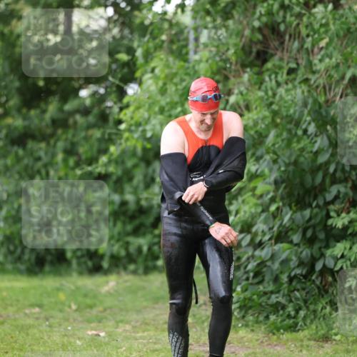 15.06.2025 - 7 Türme Triathlon Michael Strokosch http://msf.ph/oto/7967275 15.06.2025 12:21:56 Schwimmen 360, 386, 402, 409, 454, 492, 577, 578, 586, 596, 623, 641, 664, 680 meine-sportfotos.de