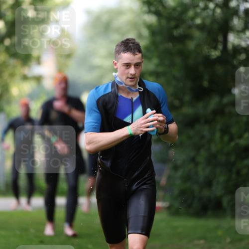 15.06.2025 - 7 Türme Triathlon Michael Strokosch http://msf.ph/oto/7967284 15.06.2025 12:21:57 Schwimmen 360, 386, 402, 409, 454, 577, 578, 586, 596, 623, 641, 664 meine-sportfotos.de
