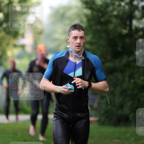 15.06.2025 - 7 Türme Triathlon Michael Strokosch http://msf.ph/oto/7967287 15.06.2025 12:21:57 Schwimmen 360, 386, 402, 409, 454, 577, 578, 586, 596, 623, 641, 664 meine-sportfotos.de