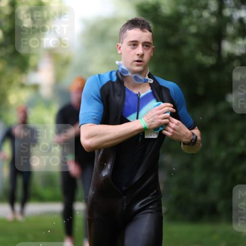 15.06.2025 - 7 Türme Triathlon Michael Strokosch http://msf.ph/oto/7967294 15.06.2025 12:21:58 Schwimmen 360, 386, 402, 409, 454, 577, 578, 586, 596, 623, 641, 664 meine-sportfotos.de