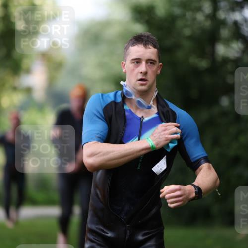 15.06.2025 - 7 Türme Triathlon Michael Strokosch http://msf.ph/oto/7967297 15.06.2025 12:21:58 Schwimmen 360, 386, 402, 409, 454, 577, 578, 586, 596, 623, 641, 664 meine-sportfotos.de