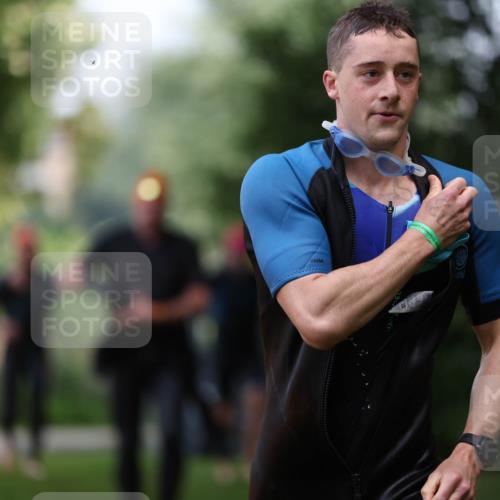 15.06.2025 - 7 Türme Triathlon Michael Strokosch http://msf.ph/oto/7967302 15.06.2025 12:21:58 Schwimmen 360, 386, 402, 409, 454, 577, 578, 586, 596, 623, 641, 664 meine-sportfotos.de