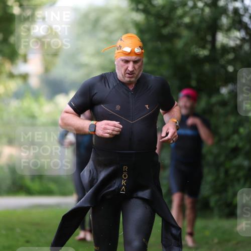 15.06.2025 - 7 Türme Triathlon Michael Strokosch http://msf.ph/oto/7967330 15.06.2025 12:22:01 Schwimmen 360, 386, 402, 409, 454, 473, 578, 586, 596, 623, 624, 641 meine-sportfotos.de