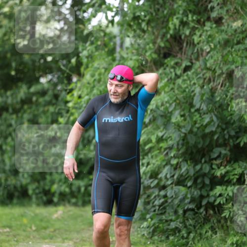 15.06.2025 - 7 Türme Triathlon Michael Strokosch http://msf.ph/oto/7967346 15.06.2025 12:22:05 Schwimmen 402, 409, 454, 473, 578, 586, 596, 623, 624, 641 meine-sportfotos.de