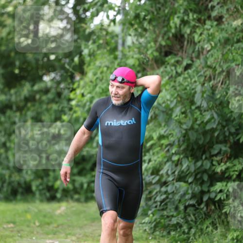 15.06.2025 - 7 Türme Triathlon Michael Strokosch http://msf.ph/oto/7967349 15.06.2025 12:22:05 Schwimmen 402, 409, 454, 473, 578, 586, 596, 623, 624, 641 meine-sportfotos.de
