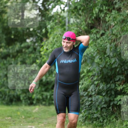 15.06.2025 - 7 Türme Triathlon Michael Strokosch http://msf.ph/oto/7967351 15.06.2025 12:22:06 Schwimmen 402, 409, 454, 473, 578, 586, 596, 623, 624, 641 meine-sportfotos.de
