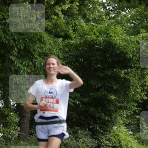 15.06.2025 - REWE Women's Run Jannik Wohlers http://msf.ph/oto/7967354 15.06.2025 10:02:23 Laufen 082 meine-sportfotos.de