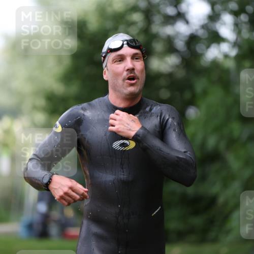 15.06.2025 - 7 Türme Triathlon Michael Strokosch http://msf.ph/oto/7967407 15.06.2025 12:22:18 Schwimmen 402, 461, 473, 586, 624 meine-sportfotos.de