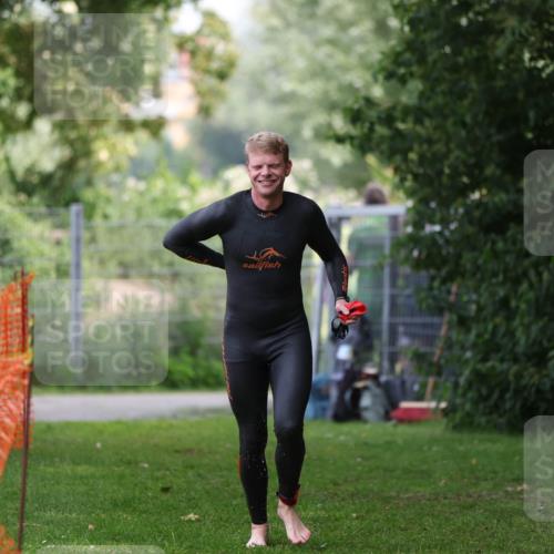15.06.2025 - 7 Türme Triathlon Michael Strokosch http://msf.ph/oto/7967451 15.06.2025 12:22:32 Schwimmen 440, 461, 579, 647 meine-sportfotos.de
