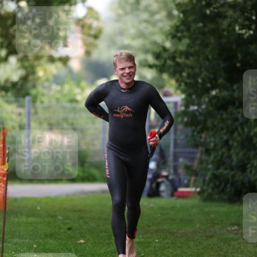 15.06.2025 - 7 Türme Triathlon Michael Strokosch http://msf.ph/oto/7967459 15.06.2025 12:22:32 Schwimmen 440, 461, 579, 647 meine-sportfotos.de
