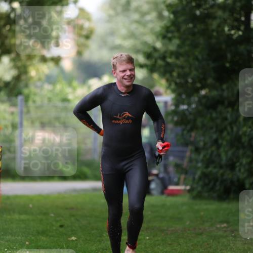 15.06.2025 - 7 Türme Triathlon Michael Strokosch http://msf.ph/oto/7967462 15.06.2025 12:22:33 Schwimmen 440, 461, 579, 647 meine-sportfotos.de
