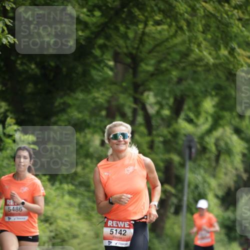 15.06.2025 - REWE Women's Run Jannik Wohlers http://msf.ph/oto/7967477 15.06.2025 10:02:40 Laufen 5486, 5142 meine-sportfotos.de