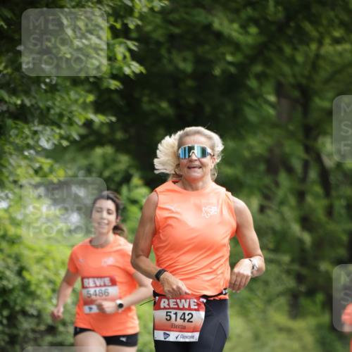 15.06.2025 - REWE Women's Run Jannik Wohlers http://msf.ph/oto/7967506 15.06.2025 10:02:41 Laufen 5486, 5142 meine-sportfotos.de