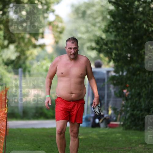 15.06.2025 - 7 Türme Triathlon Michael Strokosch http://msf.ph/oto/7967540 15.06.2025 12:51:13 Schwimmen 673, 1090 meine-sportfotos.de
