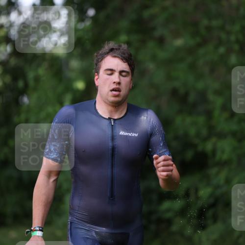 15.06.2025 - 7 Türme Triathlon Michael Strokosch http://msf.ph/oto/7967576 15.06.2025 12:51:54 Schwimmen 817, 940, 999 meine-sportfotos.de