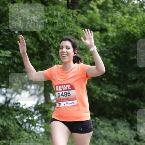15.06.2025 - REWE Women's Run Jannik Wohlers http://msf.ph/oto/7967595 15.06.2025 10:02:44 Laufen 5486 meine-sportfotos.de