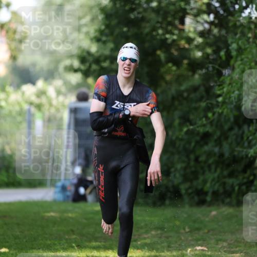 15.06.2025 - 7 Türme Triathlon Michael Strokosch http://msf.ph/oto/7967607 15.06.2025 12:51:59 Schwimmen 817, 940, 983 meine-sportfotos.de