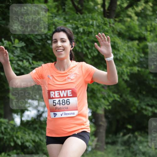 15.06.2025 - REWE Women's Run Jannik Wohlers http://msf.ph/oto/7967608 15.06.2025 10:02:45 Laufen 5486 meine-sportfotos.de