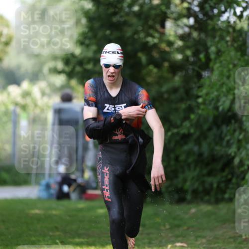 15.06.2025 - 7 Türme Triathlon Michael Strokosch http://msf.ph/oto/7967613 15.06.2025 12:52:00 Schwimmen 817, 940, 983 meine-sportfotos.de