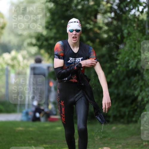 15.06.2025 - 7 Türme Triathlon Michael Strokosch http://msf.ph/oto/7967616 15.06.2025 12:52:00 Schwimmen 817, 940, 983 meine-sportfotos.de