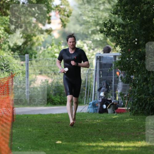 15.06.2025 - 7 Türme Triathlon Michael Strokosch http://msf.ph/oto/7967648 15.06.2025 12:52:13 Schwimmen 983 meine-sportfotos.de