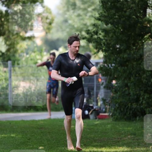 15.06.2025 - 7 Türme Triathlon Michael Strokosch http://msf.ph/oto/7967658 15.06.2025 12:52:15 Schwimmen 983 meine-sportfotos.de