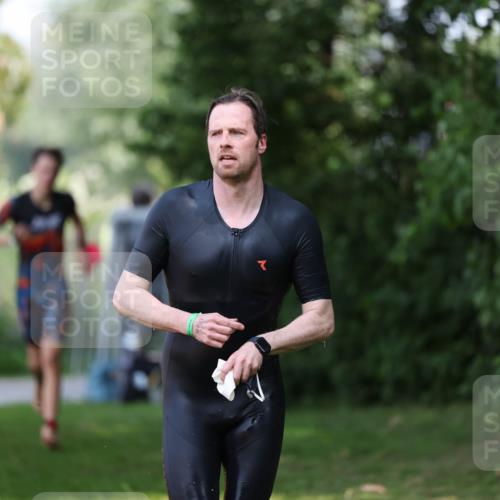 15.06.2025 - 7 Türme Triathlon Michael Strokosch http://msf.ph/oto/7967678 15.06.2025 12:52:17 Schwimmen 983 meine-sportfotos.de