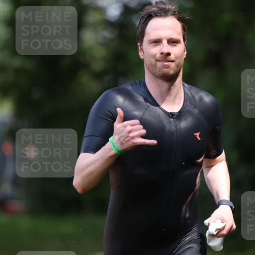 15.06.2025 - 7 Türme Triathlon Michael Strokosch http://msf.ph/oto/7967694 15.06.2025 12:52:18 Schwimmen 983 meine-sportfotos.de