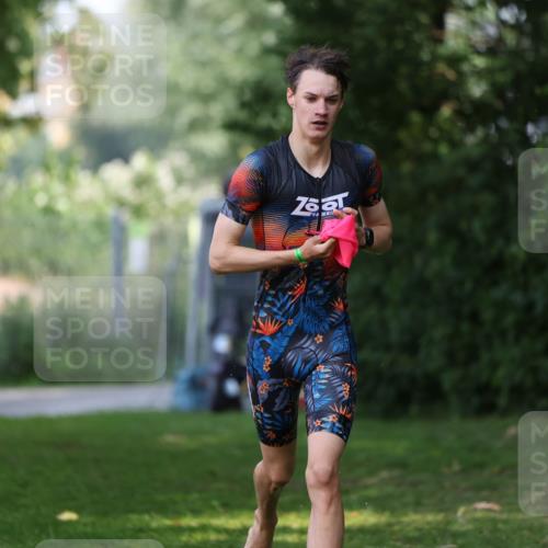 15.06.2025 - 7 Türme Triathlon Michael Strokosch http://msf.ph/oto/7967706 15.06.2025 12:52:20 Schwimmen 983 meine-sportfotos.de