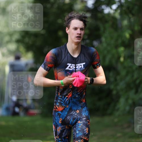 15.06.2025 - 7 Türme Triathlon Michael Strokosch http://msf.ph/oto/7967714 15.06.2025 12:52:21 Schwimmen 983 meine-sportfotos.de