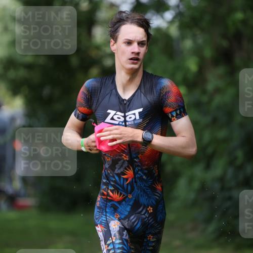15.06.2025 - 7 Türme Triathlon Michael Strokosch http://msf.ph/oto/7967717 15.06.2025 12:52:21 Schwimmen 983 meine-sportfotos.de