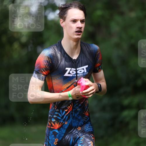 15.06.2025 - 7 Türme Triathlon Michael Strokosch http://msf.ph/oto/7967721 15.06.2025 12:52:21 Schwimmen 983 meine-sportfotos.de