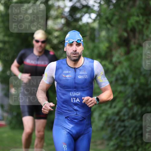 15.06.2025 - 7 Türme Triathlon Michael Strokosch http://msf.ph/oto/7967780 15.06.2025 12:52:51 Schwimmen 840, 924, 1073, 1171 meine-sportfotos.de