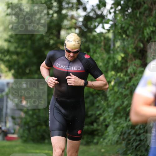 15.06.2025 - 7 Türme Triathlon Michael Strokosch http://msf.ph/oto/7967787 15.06.2025 12:52:53 Schwimmen 840, 924, 1073, 1171 meine-sportfotos.de
