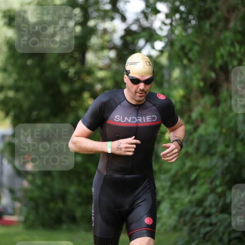 15.06.2025 - 7 Türme Triathlon Michael Strokosch http://msf.ph/oto/7967793 15.06.2025 12:52:53 Schwimmen 840, 924, 1073, 1171 meine-sportfotos.de